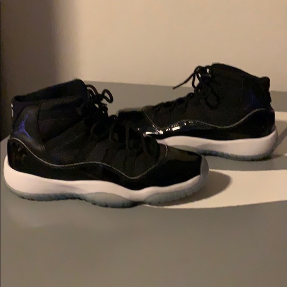 2016 Jordan 11 girls Space Jam - Picture 5 of 5